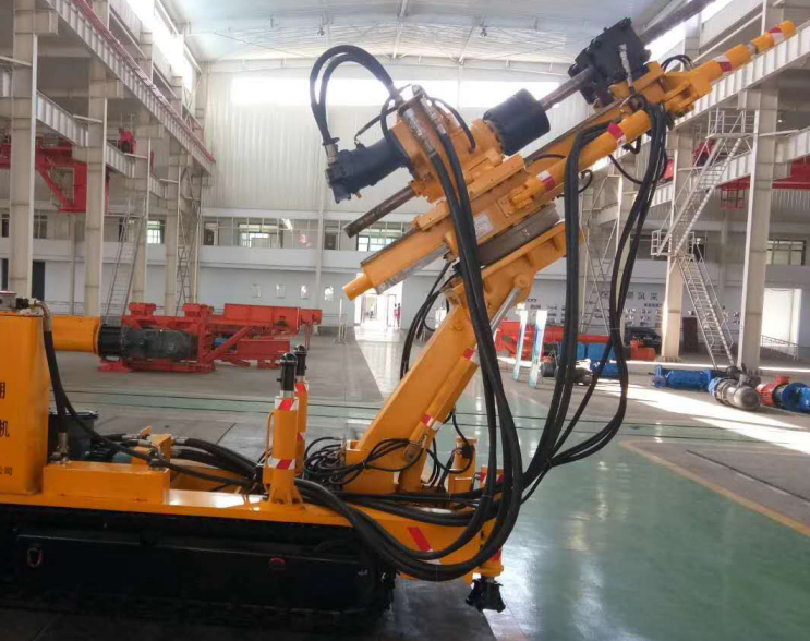 小型履帶式鉆機，煤礦井下200米剛剛好